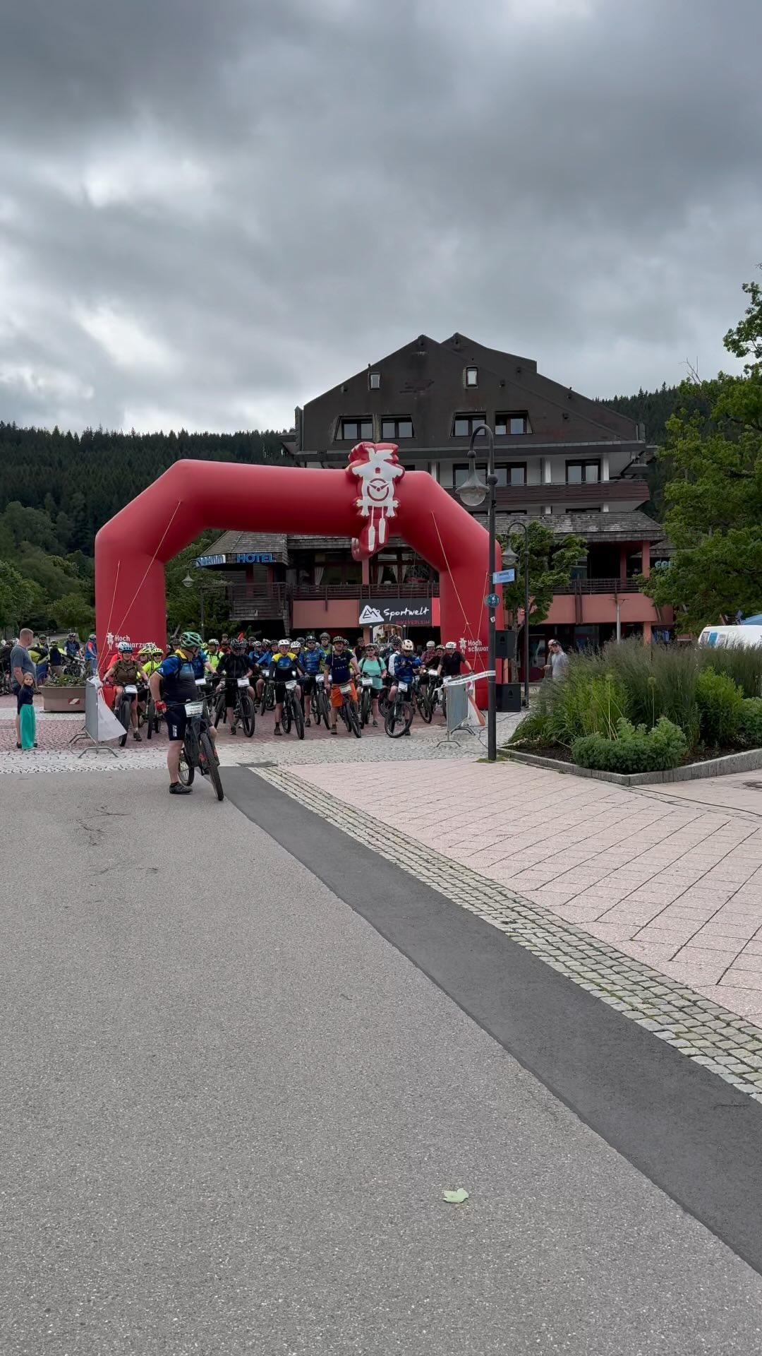 Und los geht’s ☺️ die 7 Wäldertour - Radeln & Hocken ist gestartet. ☀️ Wir wünschen allen…